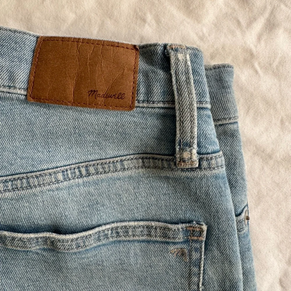 Madewell The Tall Perfect Vintage Jean in Ellicott Wash - Picture 2 of 8